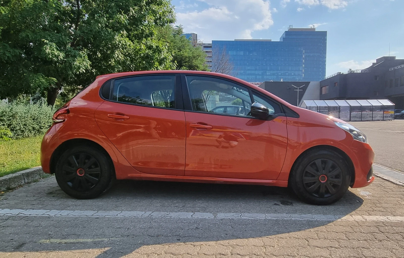 Peugeot 208  - изображение 2