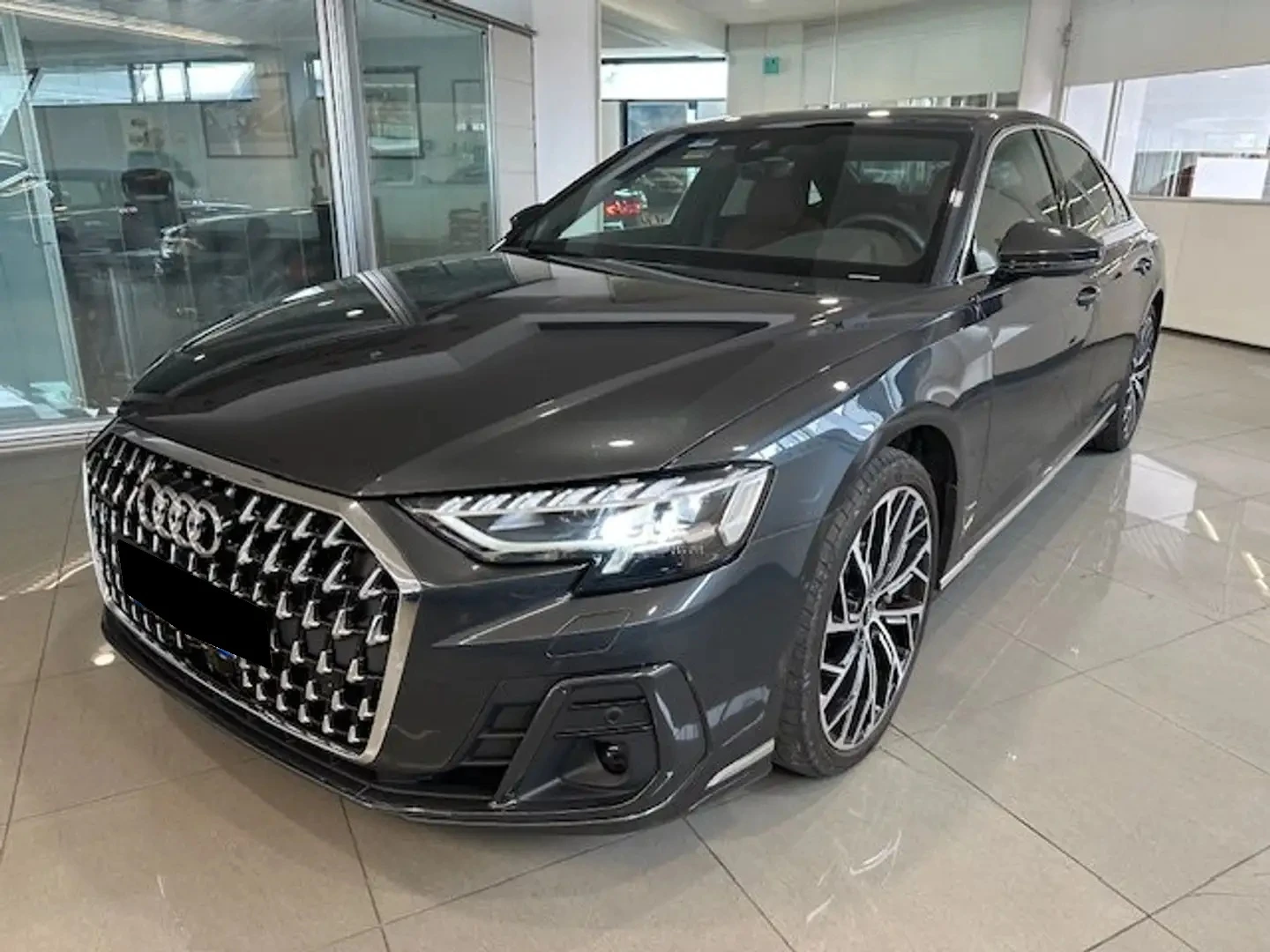 Audi A8 55TFSI V6 Quattro - изображение 2