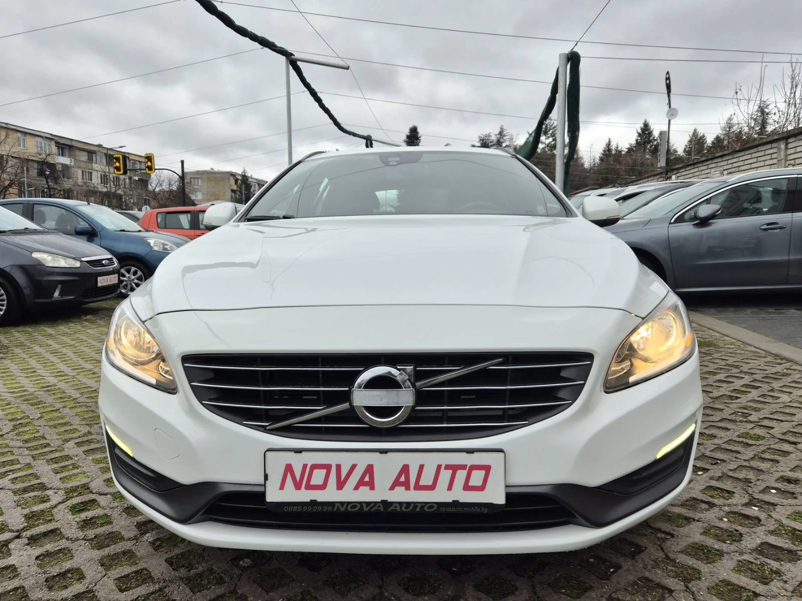 Volvo V60 2.0D-163кс-AUTOMATIC-FACE LIFT - изображение 6