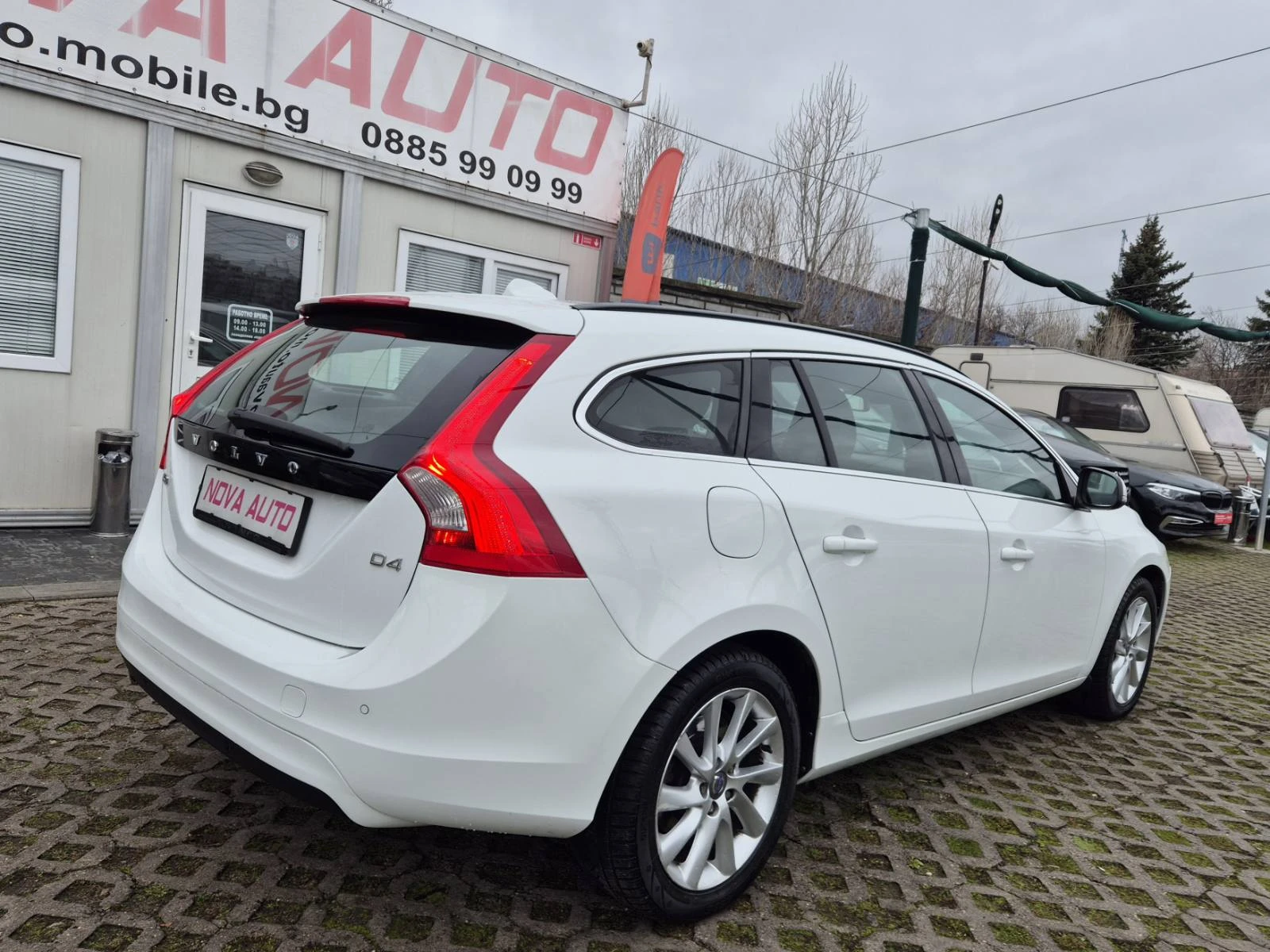 Volvo V60 2.0D-163кс-AUTOMATIC-FACE LIFT - изображение 4