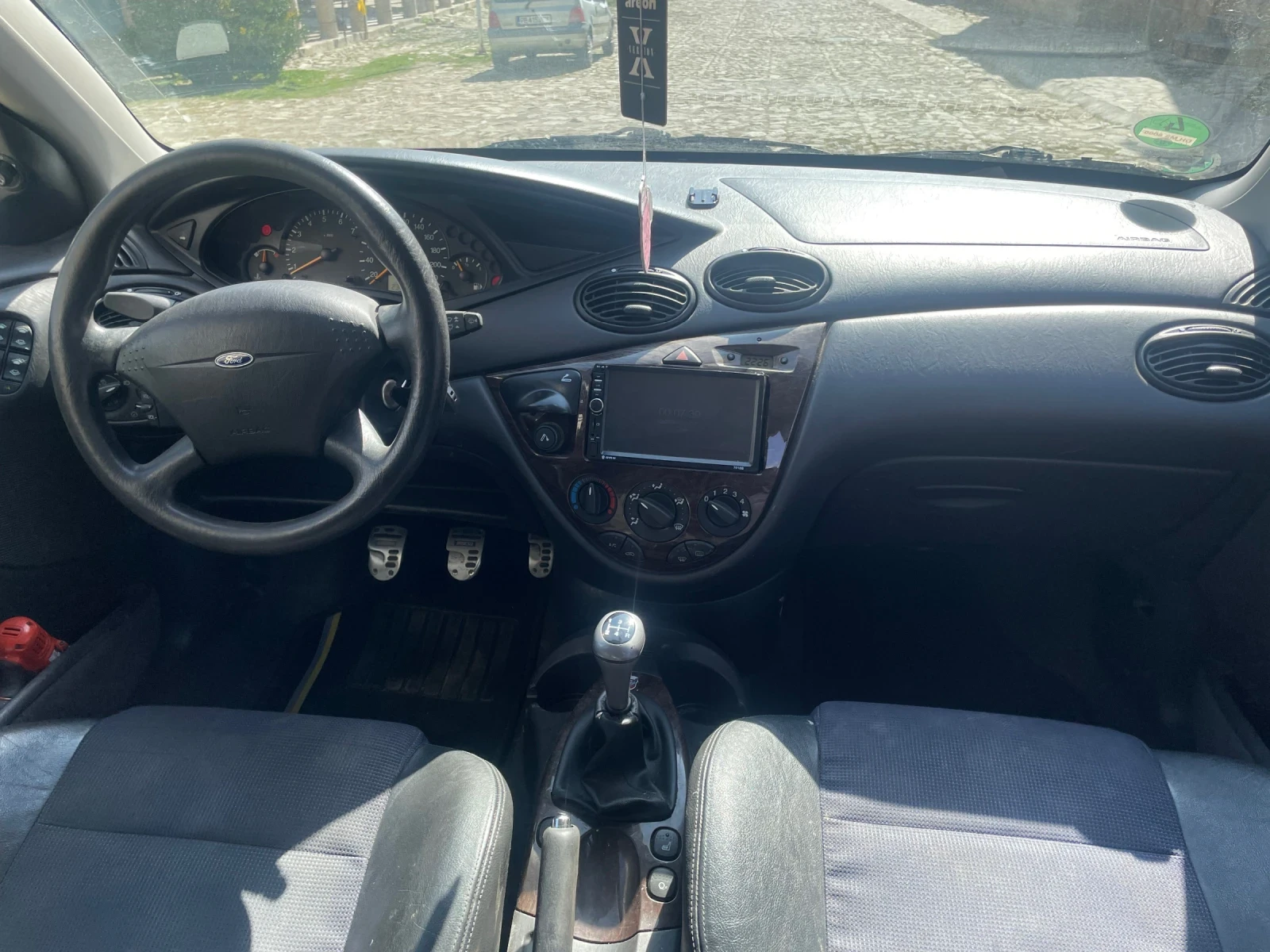 Ford Focus 1.8i Chia, снимка 13 - Автомобили и джипове - 53846238
