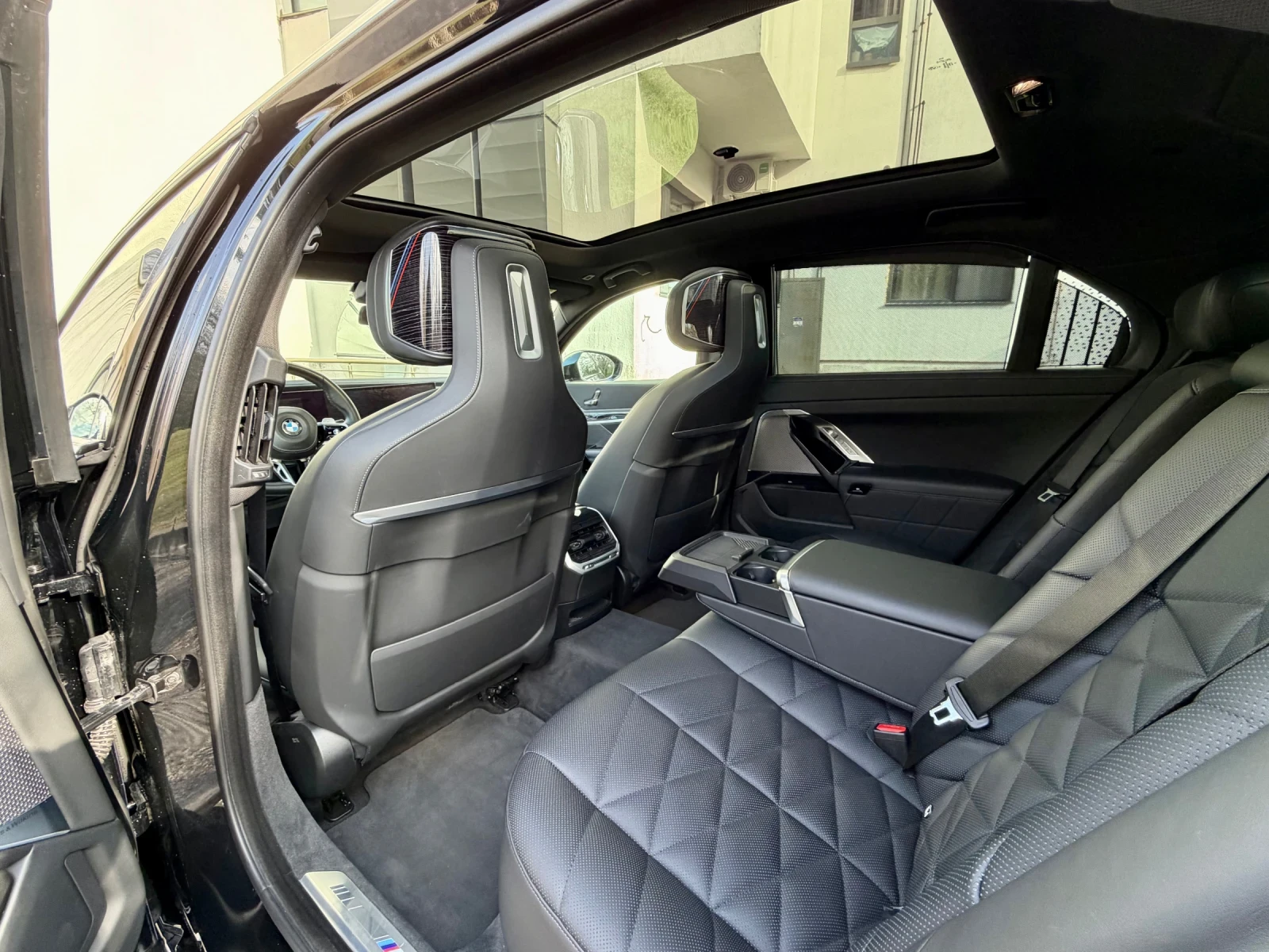 BMW 740 X-Drive M, снимка 11 - Автомобили и джипове - 54047366