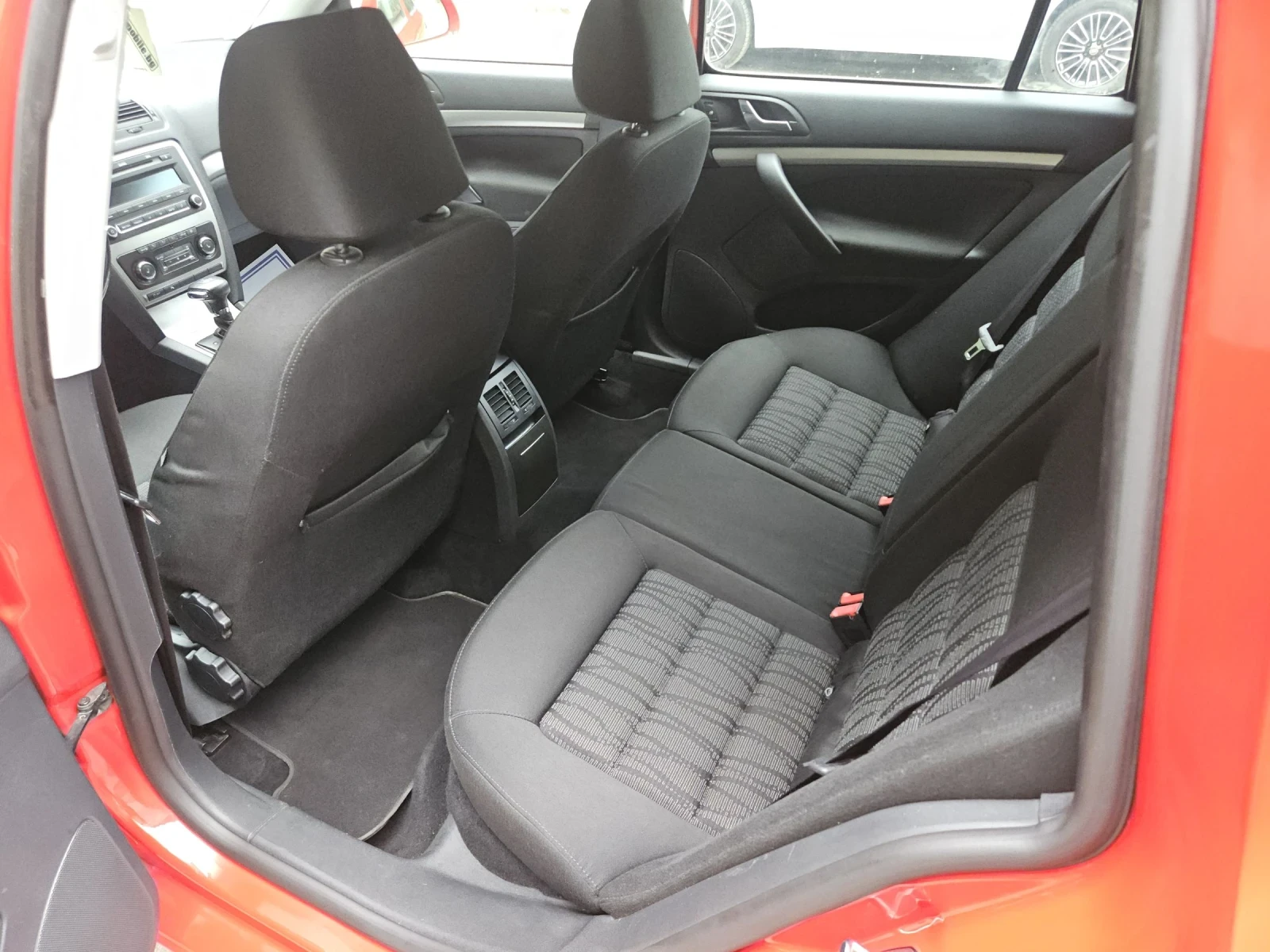 Skoda Octavia 2.0tdi--DSG--XENON, снимка 10 - Автомобили и джипове - 54360306