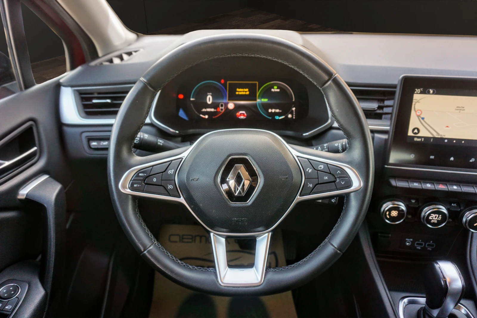 Renault Captur 1.6E-TECH HYBRID INTENS, снимка 8 - Автомобили и джипове - 54393058