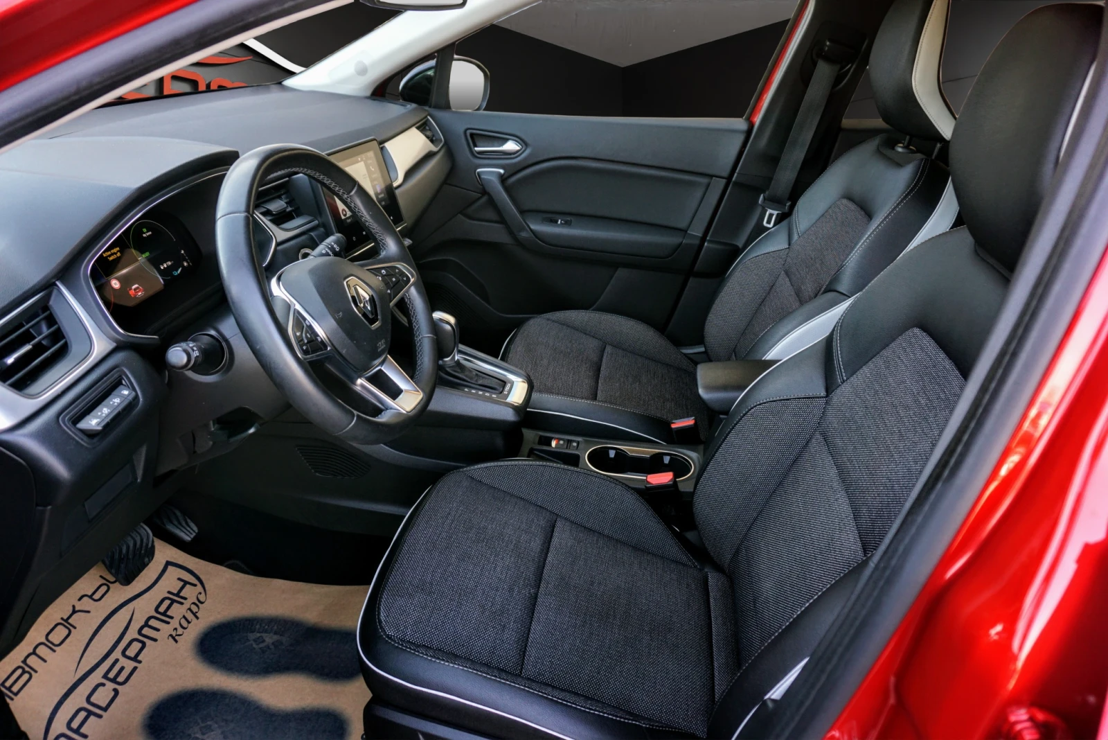 Renault Captur 1.6E-TECH HYBRID INTENS, снимка 7 - Автомобили и джипове - 54393058