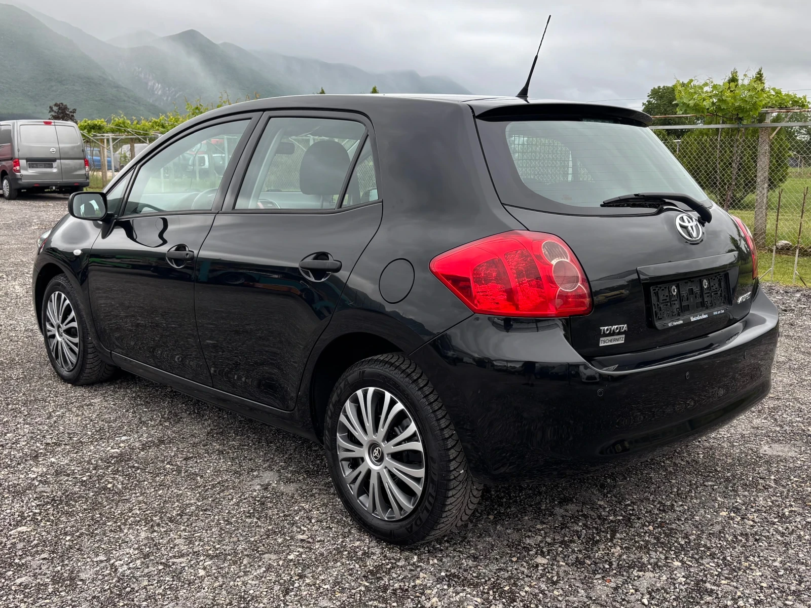 Toyota Auris 106000км, снимка 7 - Автомобили и джипове - 54585321