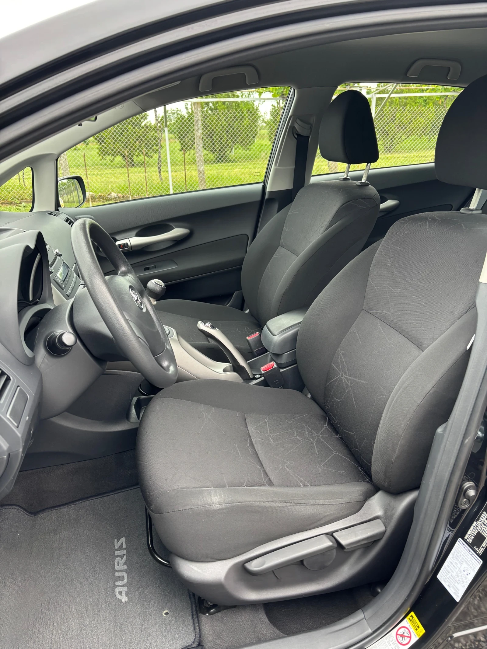 Toyota Auris 106000км, снимка 11 - Автомобили и джипове - 54585321