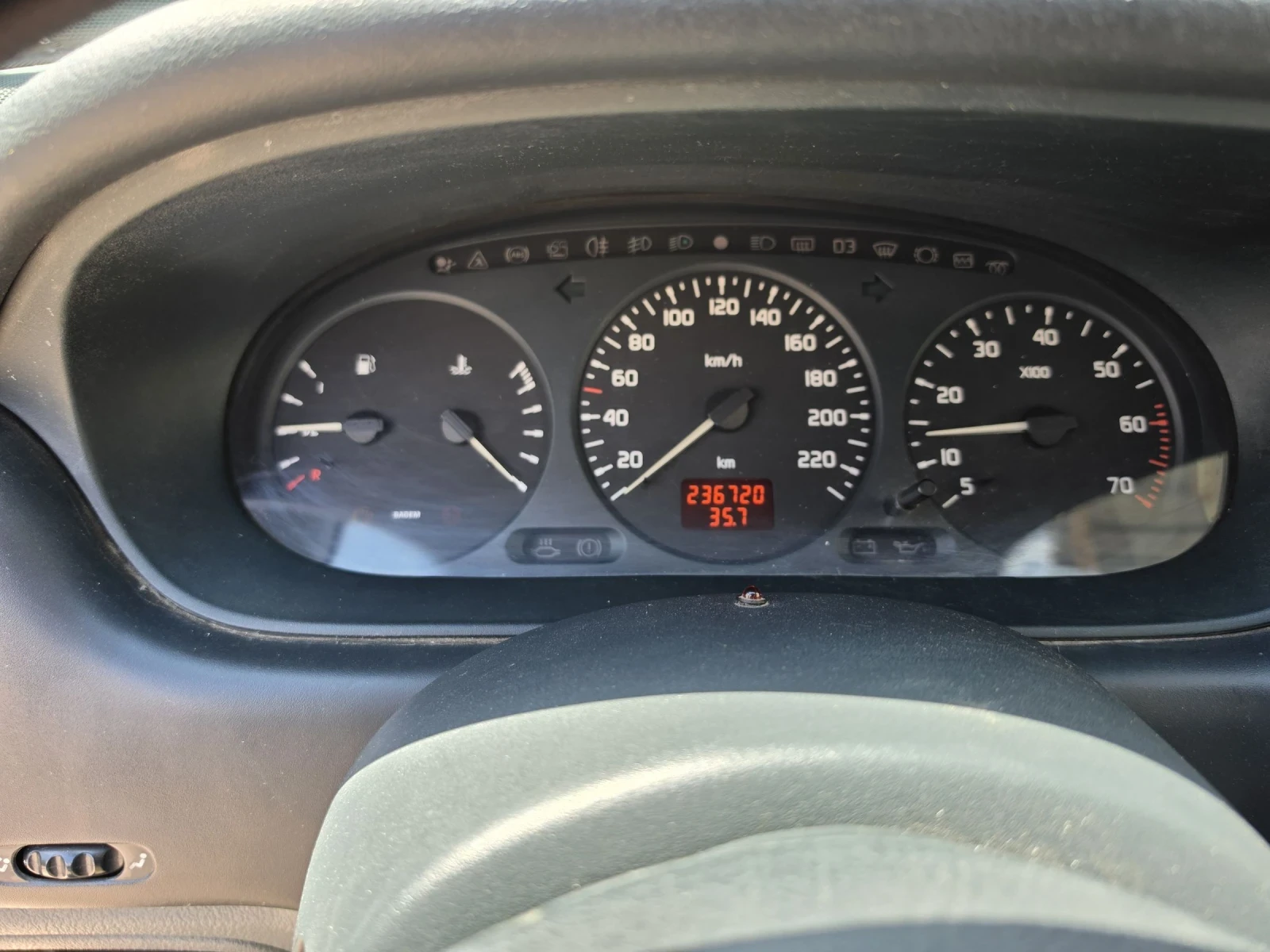 Renault Megane 1600, снимка 6 - Автомобили и джипове - 54593887