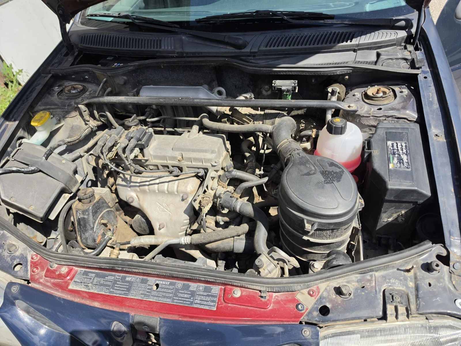 Renault Megane 1600, снимка 10 - Автомобили и джипове - 54593887