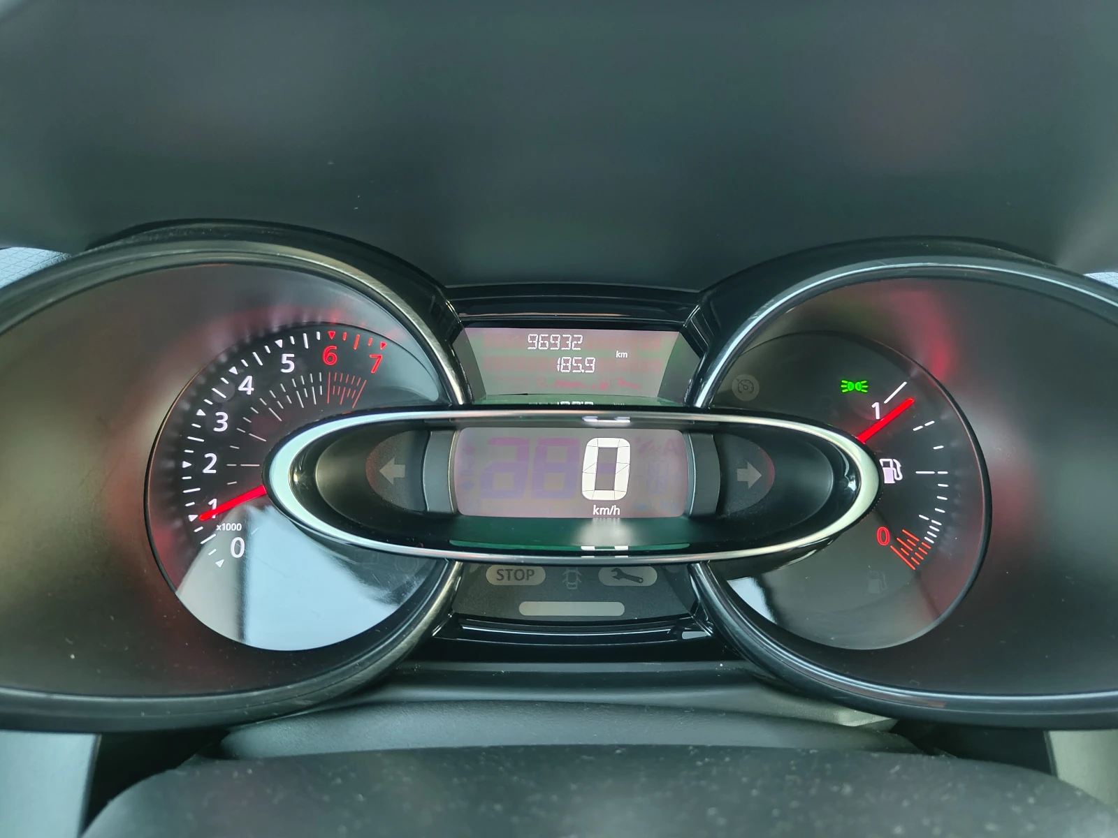 Renault Clio N1, снимка 14 - Автомобили и джипове - 54598526