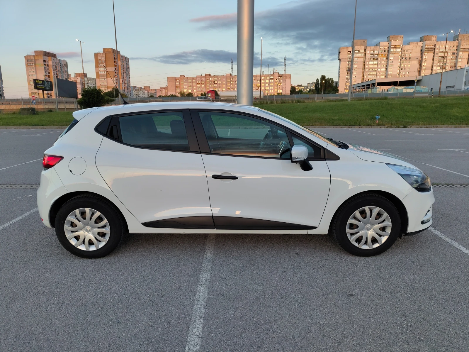 Renault Clio N1, снимка 8 - Автомобили и джипове - 54598526