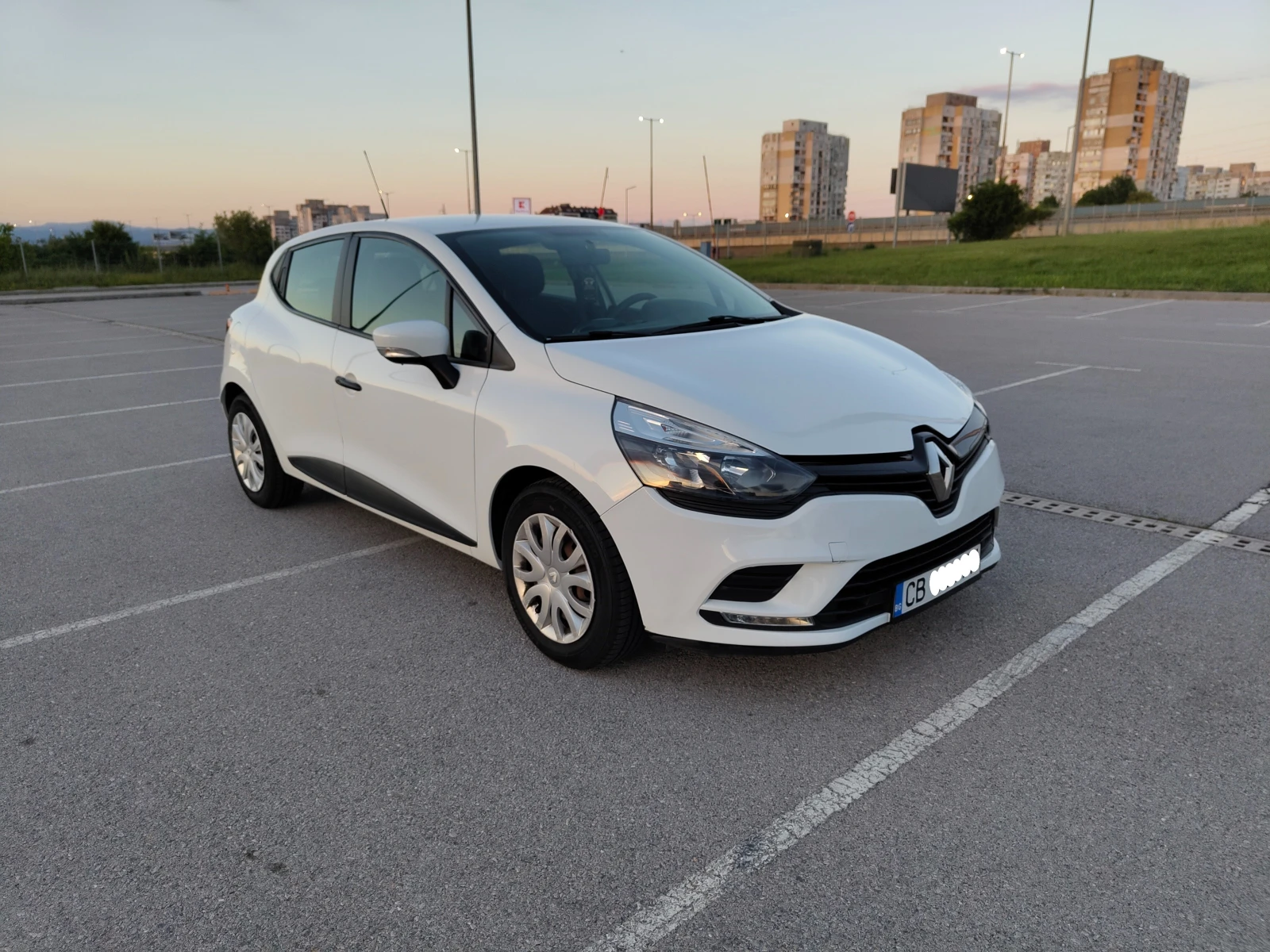Renault Clio N1, снимка 9 - Автомобили и джипове - 54598526