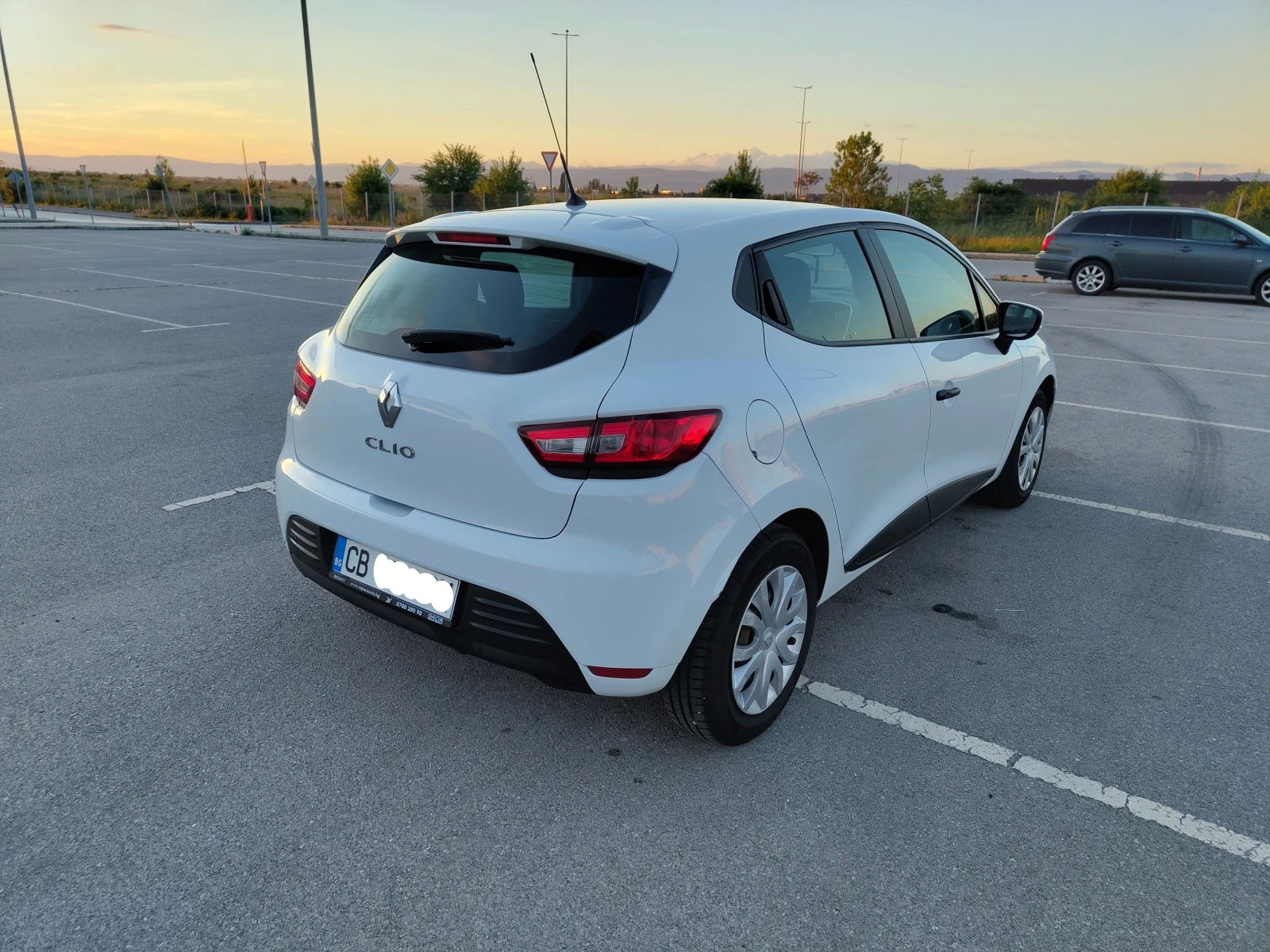 Renault Clio N1, снимка 7 - Автомобили и джипове - 54598526