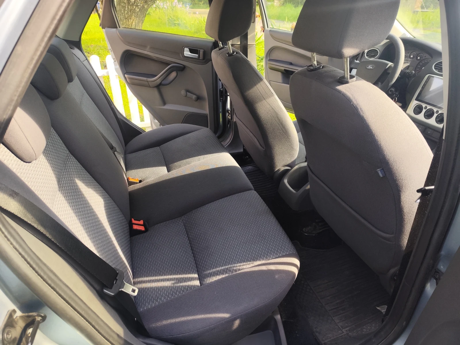 Ford Focus 1.6 tdci, снимка 4 - Автомобили и джипове - 54671373