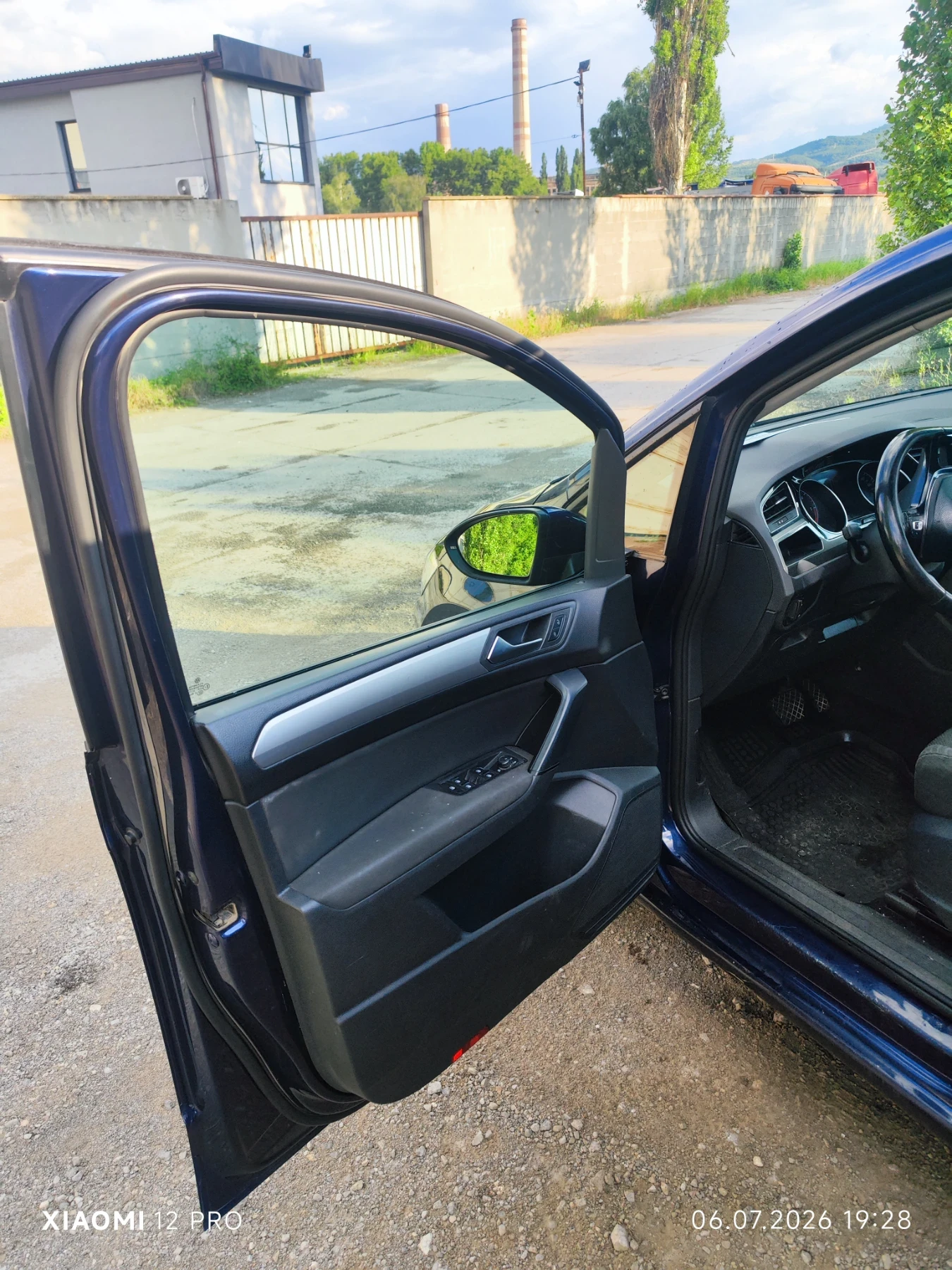 VW Touran Touran, снимка 17 - Автомобили и джипове - 55220672