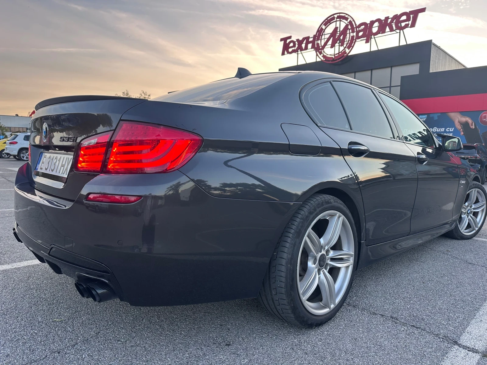 BMW 535 XDRIVE* FULL M PACK* ПОДГРЕВИ* КАМЕРА* ШИБЕДАХ, снимка 10 - Автомобили и джипове - 56074507