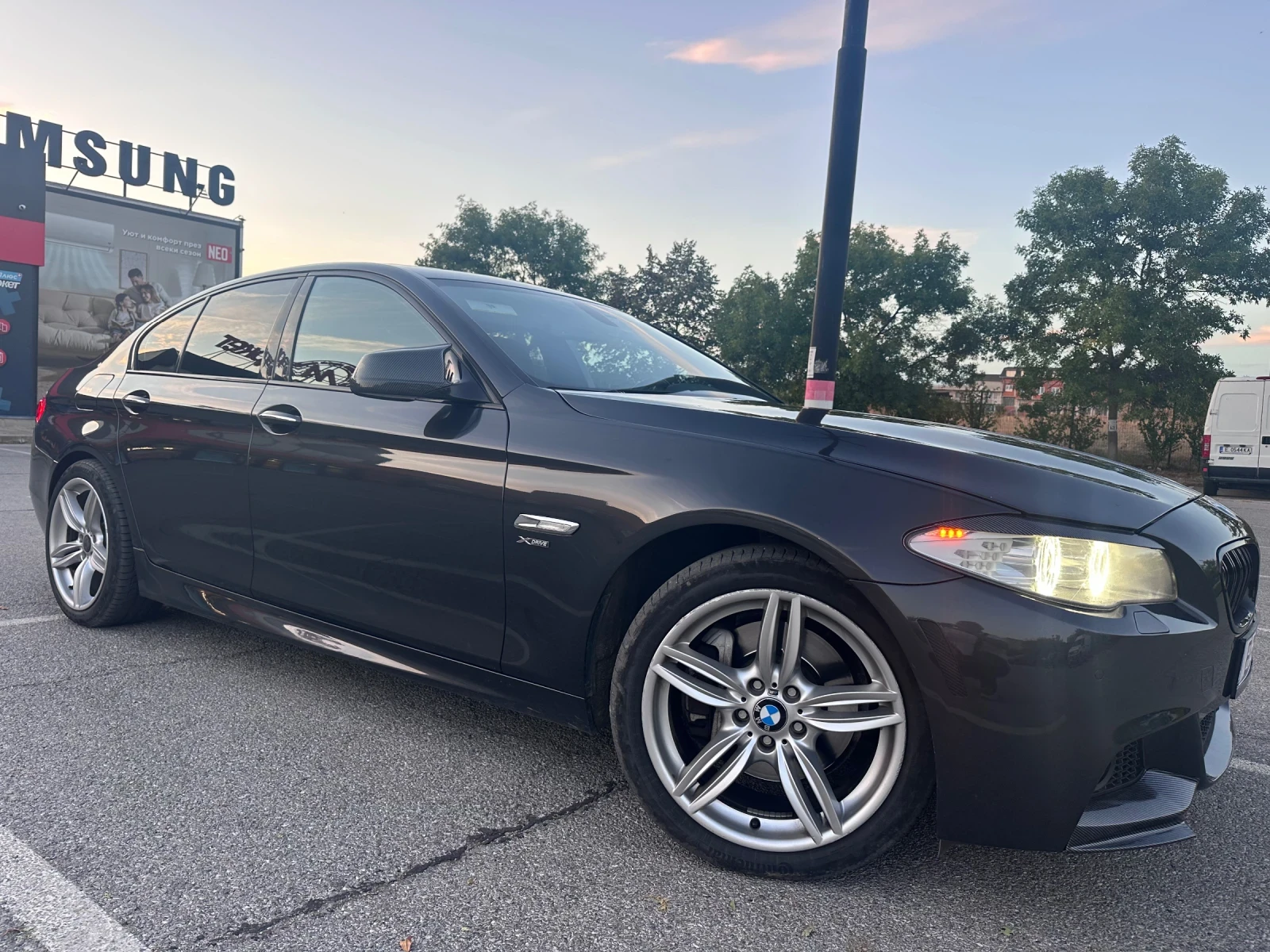 BMW 535 XDRIVE* FULL M PACK* ПОДГРЕВИ* КАМЕРА* ШИБЕДАХ, снимка 4 - Автомобили и джипове - 56074507