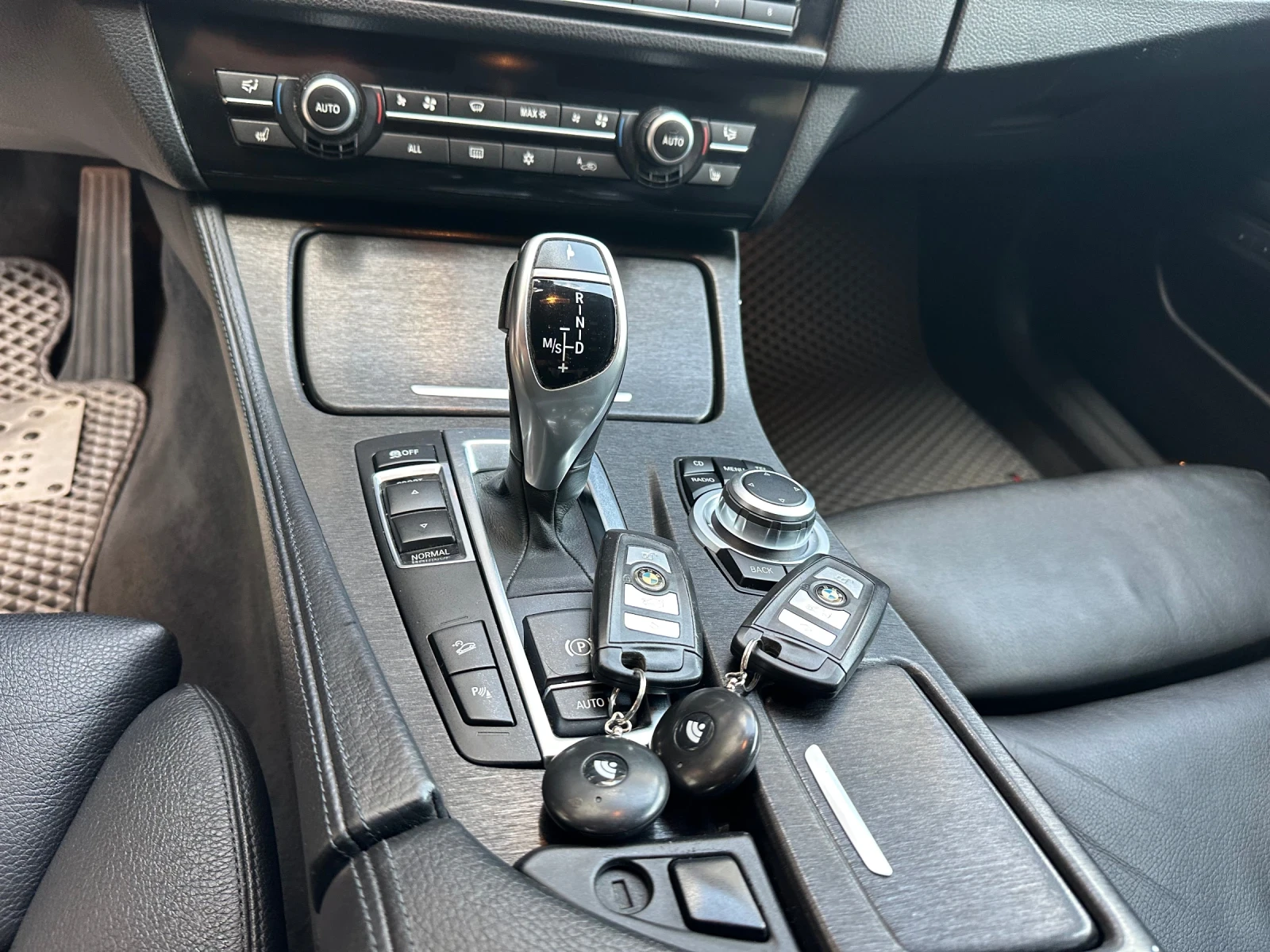 BMW 535 XDRIVE* FULL M PACK* ПОДГРЕВИ* КАМЕРА* ШИБЕДАХ, снимка 12 - Автомобили и джипове - 55486559