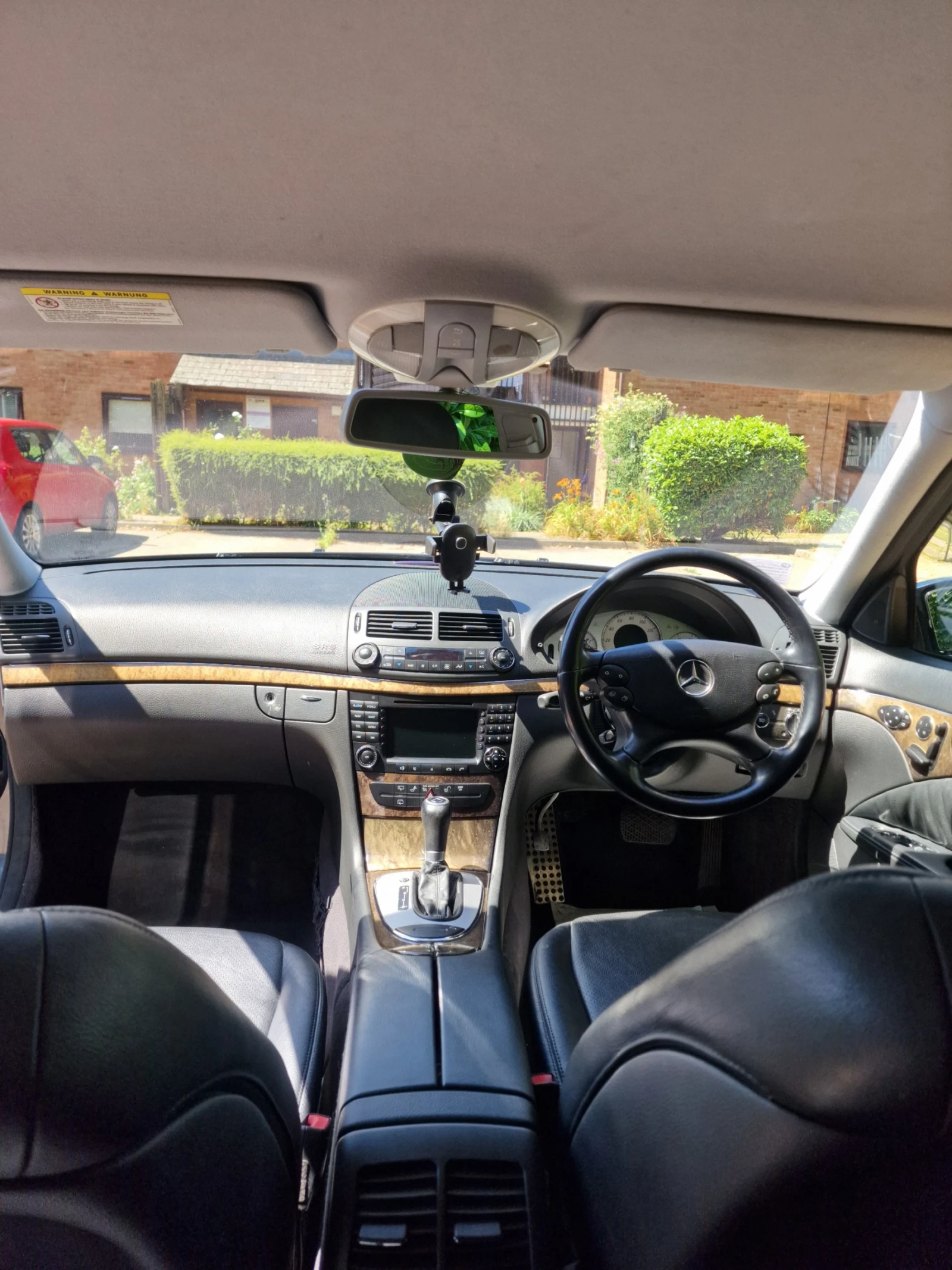 Mercedes-Benz E 320, снимка 9 - Автомобили и джипове - 56608675