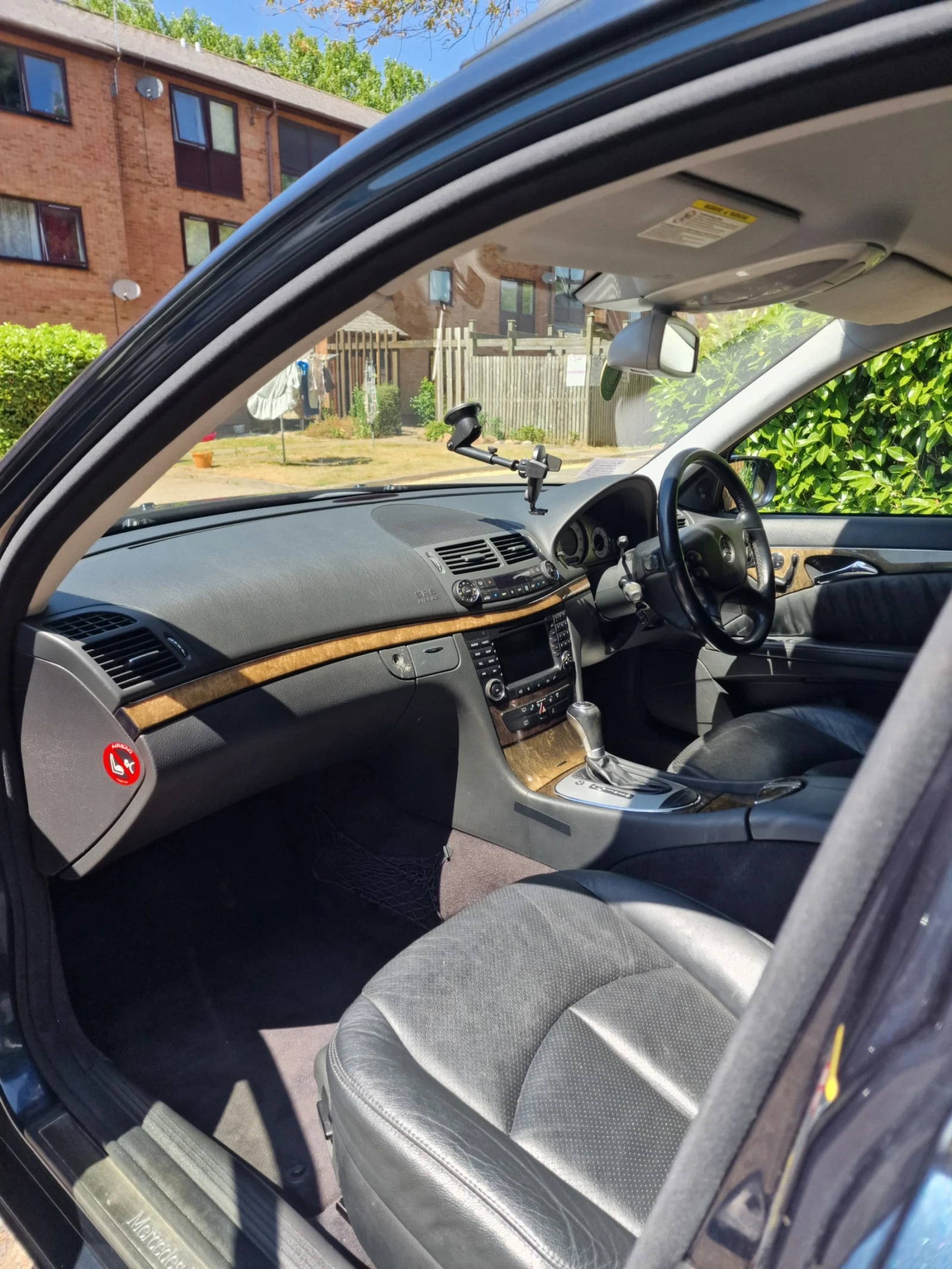 Mercedes-Benz E 320, снимка 8 - Автомобили и джипове - 56608675