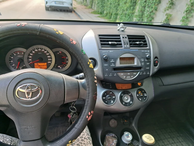 Toyota Rav4 2.2, снимка 6 - Автомобили и джипове - 47843213