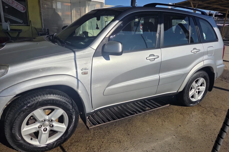 Toyota Rav4 2.0, снимка 2 - Автомобили и джипове - 49394096