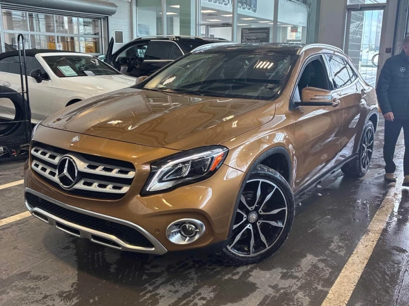 Mercedes-Benz GLA 250 * 4MATIC AWD * CARFAX * Панорамен шибидах