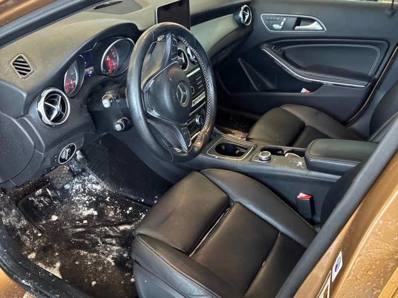 Mercedes-Benz GLA 250 * 4MATIC AWD * CARFAX * Панорамен шибидах, снимка 5 - Автомобили и джипове - 53264223