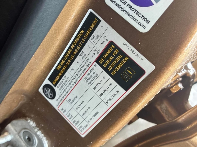 Mercedes-Benz GLA 250 * 4MATIC AWD * CARFAX * Панорамен шибидах, снимка 10 - Автомобили и джипове - 53264223