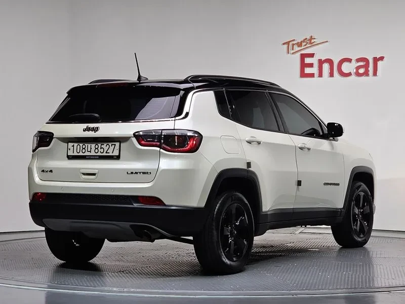 Jeep Compass 2Nd Generation 2.4 Limited Awd, снимка 2 - Автомобили и джипове - 55264063