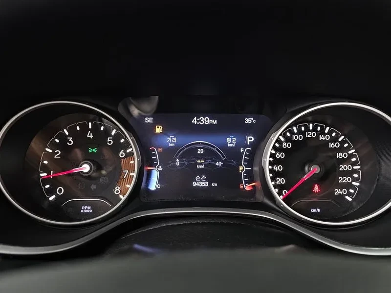 Jeep Compass 2Nd Generation 2.4 Limited Awd, снимка 8 - Автомобили и джипове - 55264063