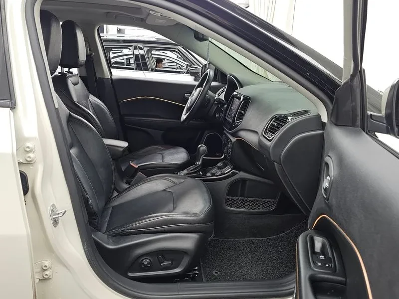 Jeep Compass 2Nd Generation 2.4 Limited Awd, снимка 11 - Автомобили и джипове - 55264063