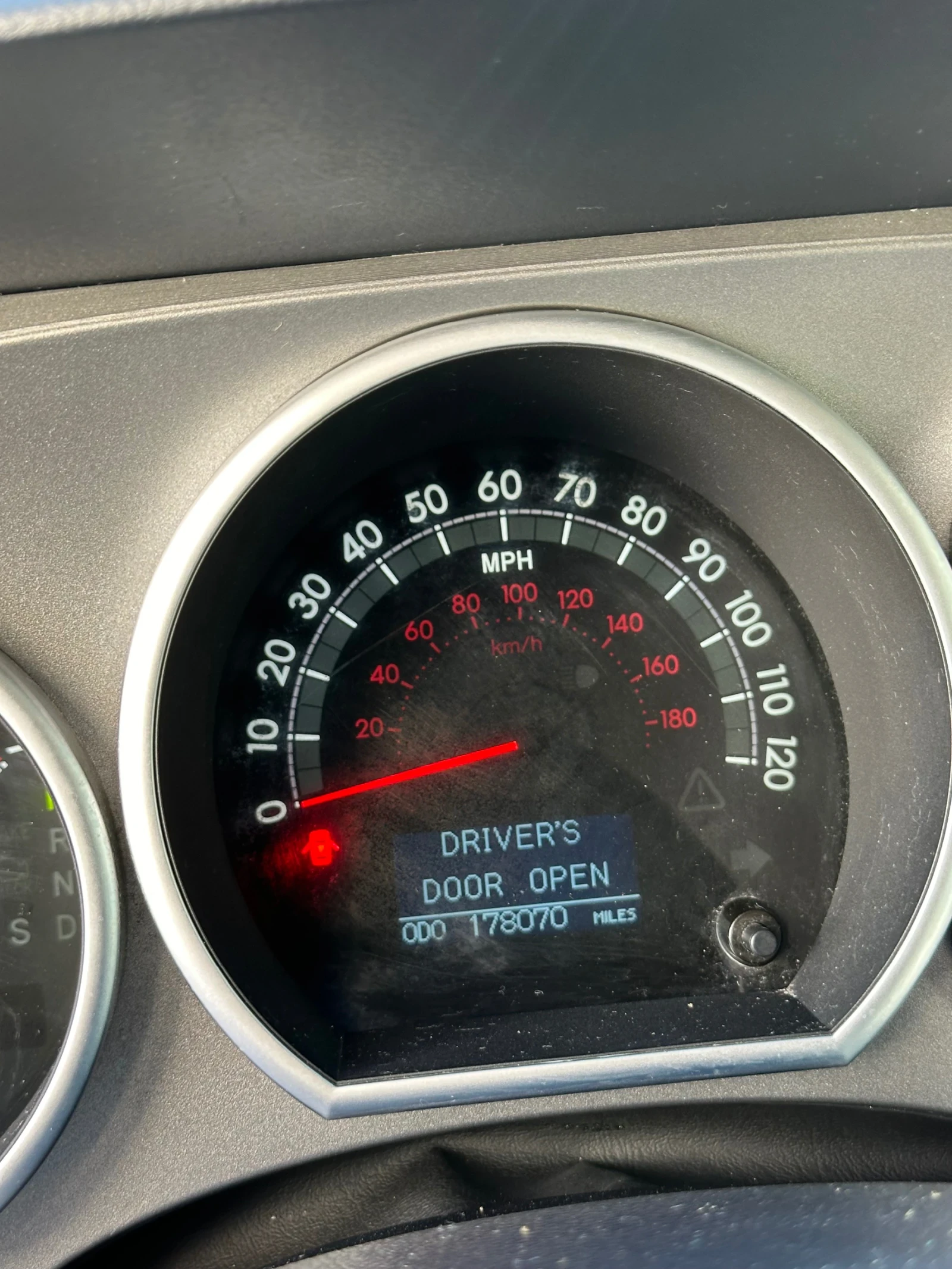 Toyota Sequoia LIMITED - изображение 10