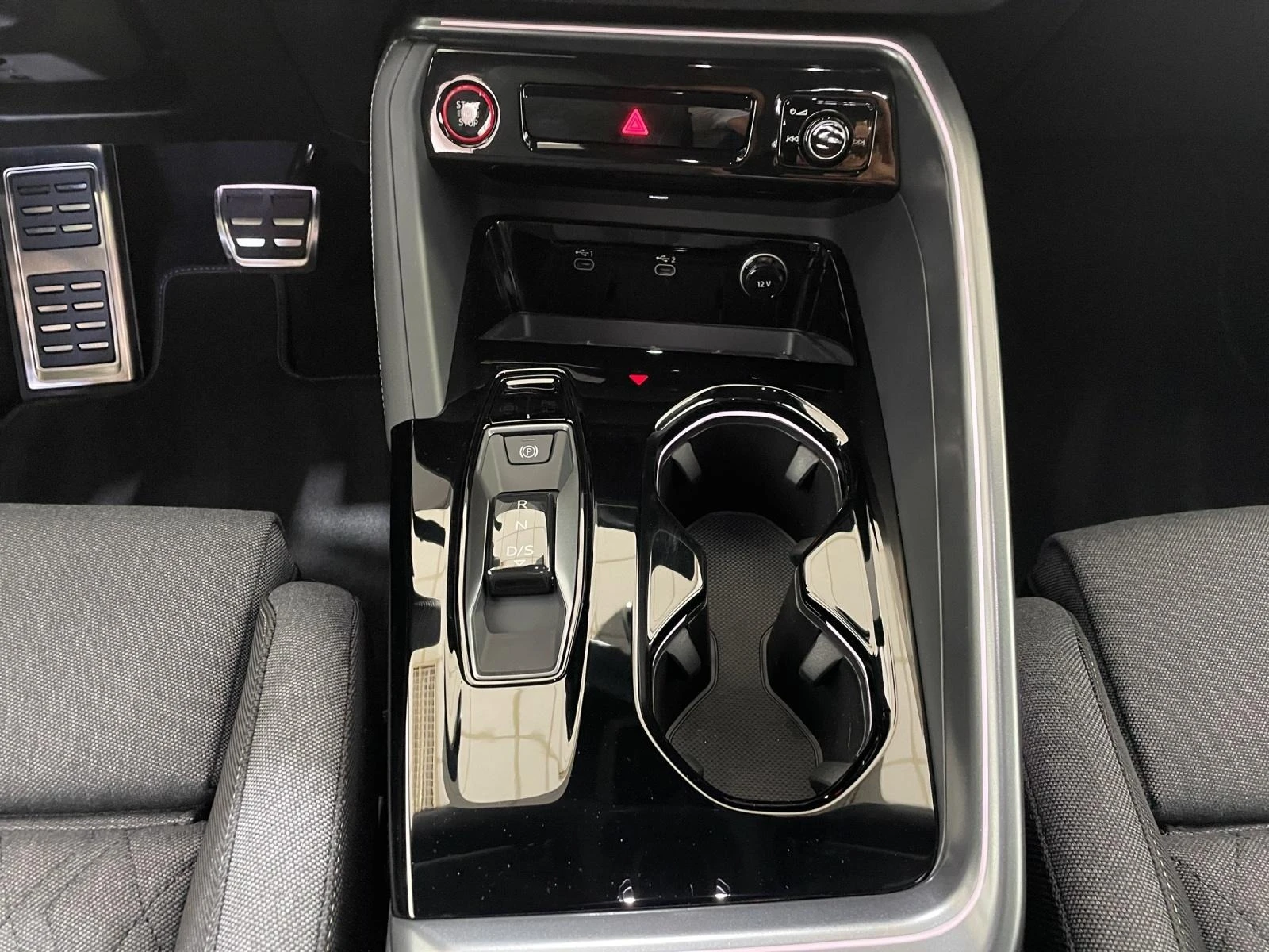 Audi Q5 40TDI/NEW MODEL/S-LINE/QUATTRO/CAM/LED/BLACK OPTIC - изображение 10