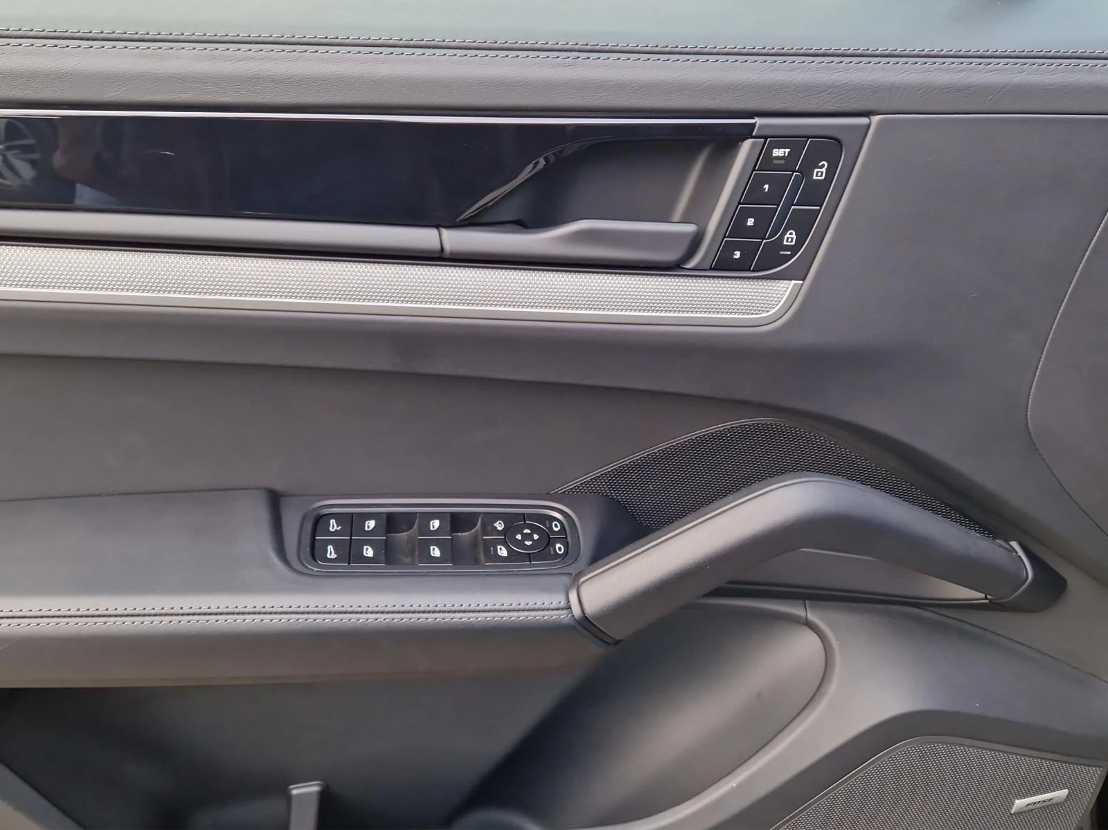 Porsche Cayenne 3.0 V6 TURBO BOSE SOFT-CLOSE PANORAMA MATRIX - изображение 7