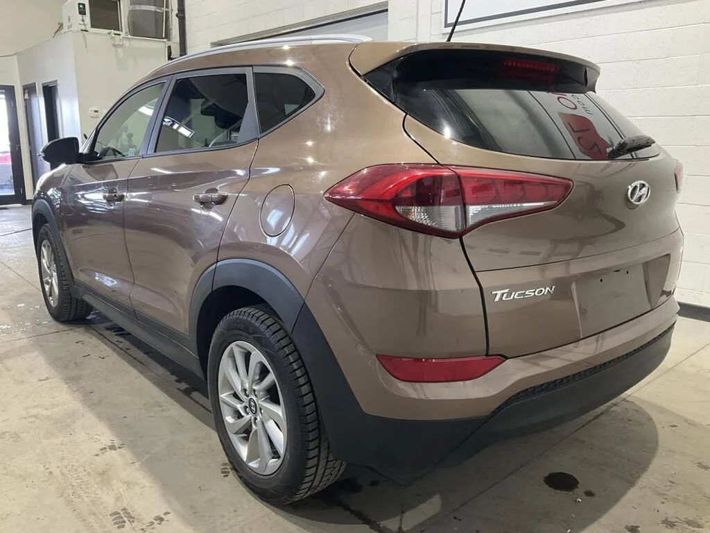 Hyundai Tucson SE* AWD* ПОДГРЕВИ* КАМЕРА* , снимка 4 - Автомобили и джипове - 54136642