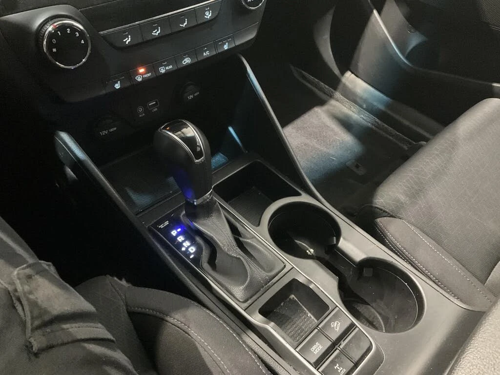 Hyundai Tucson SE* AWD* ПОДГРЕВИ* КАМЕРА* , снимка 10 - Автомобили и джипове - 54136642