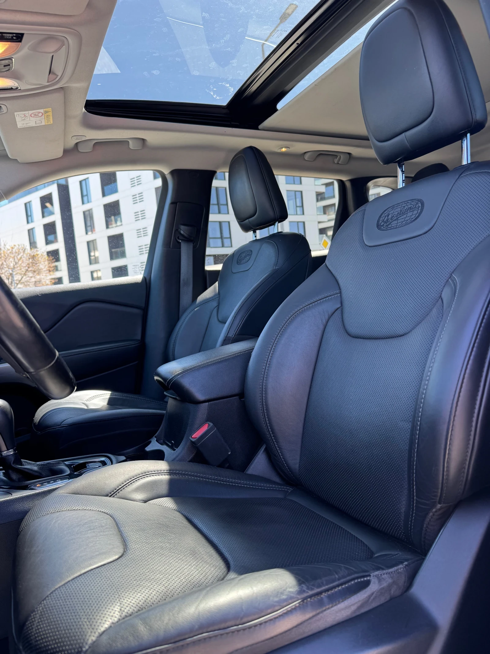 Jeep Cherokee 4х4 2.2 M-Jet, снимка 12 - Автомобили и джипове - 54143994