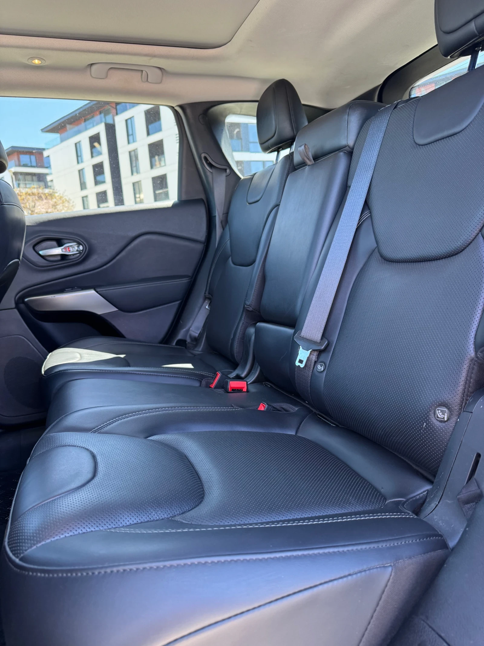 Jeep Cherokee 4х4 2.2 M-Jet, снимка 13 - Автомобили и джипове - 54143994