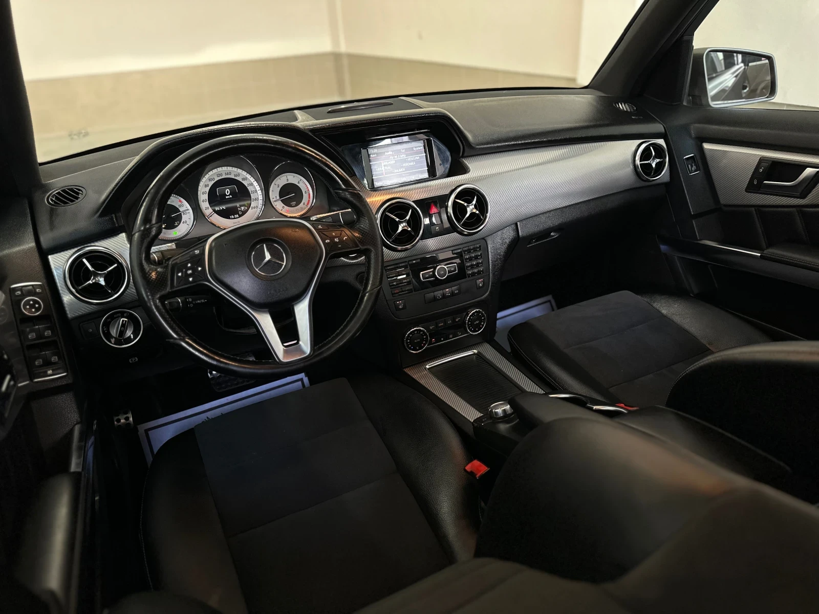 Mercedes-Benz GLK НАЛИЧЕН!/FACELIFT* /FULL/Harman-Kardon/УНИКАТ, снимка 9 - Автомобили и джипове - 54369988