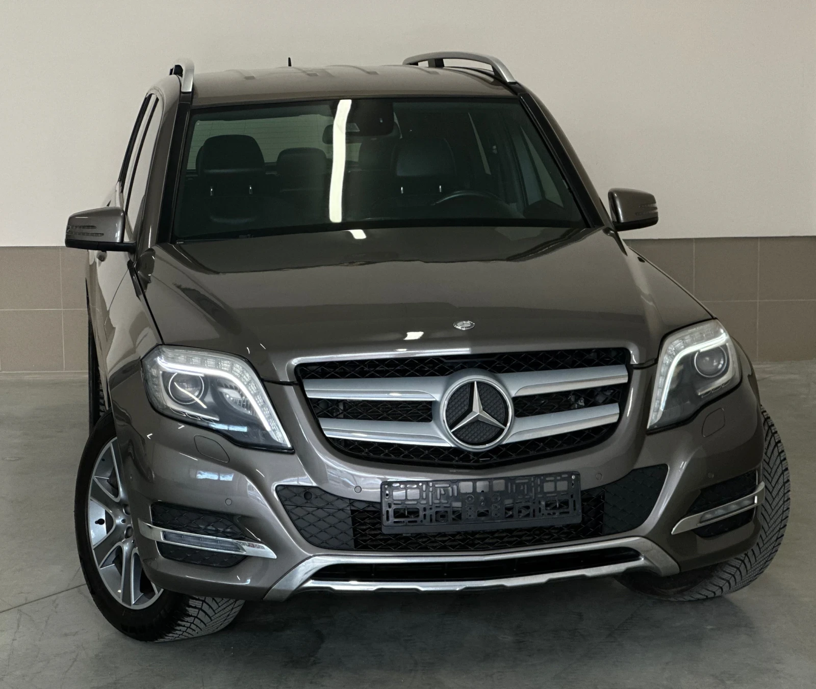 Mercedes-Benz GLK НАЛИЧЕН!/FACELIFT* /FULL/Harman-Kardon/УНИКАТ, снимка 3 - Автомобили и джипове - 54369988