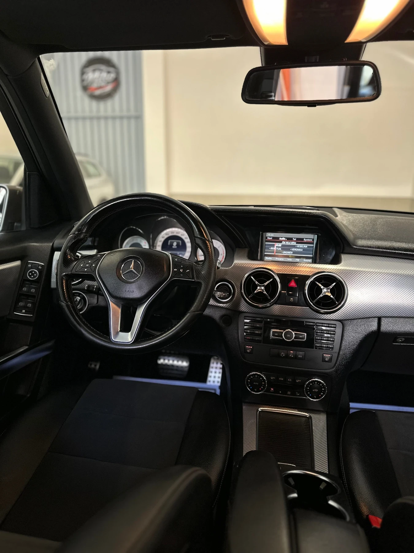 Mercedes-Benz GLK НАЛИЧЕН!/FACELIFT* /FULL/Harman-Kardon/УНИКАТ, снимка 10 - Автомобили и джипове - 54369988