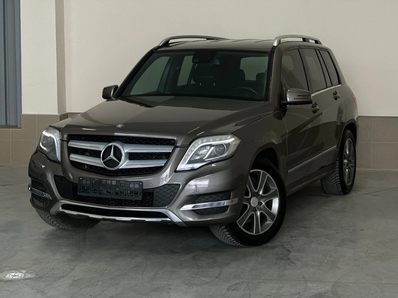 Mercedes-Benz GLK НАЛИЧЕН!/FACELIFT* /FULL/Harman-Kardon/УНИКАТ, снимка 17 - Автомобили и джипове - 54369988