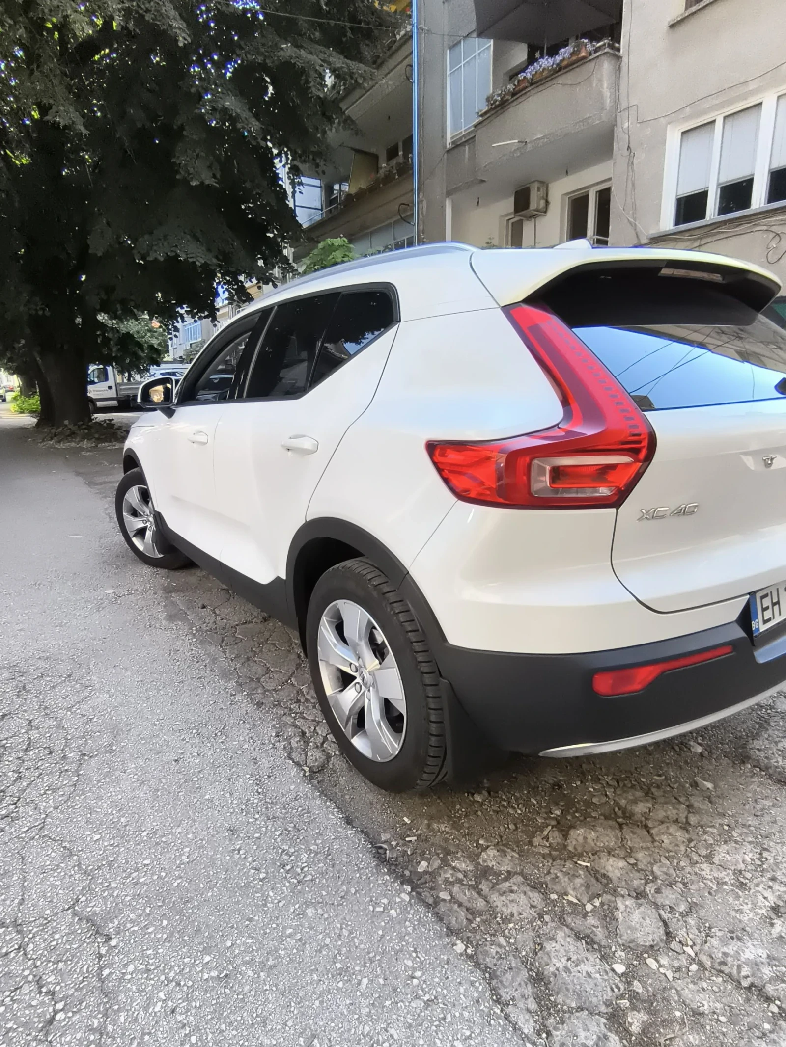Volvo XC40 Suv, снимка 8 - Автомобили и джипове - 55433587