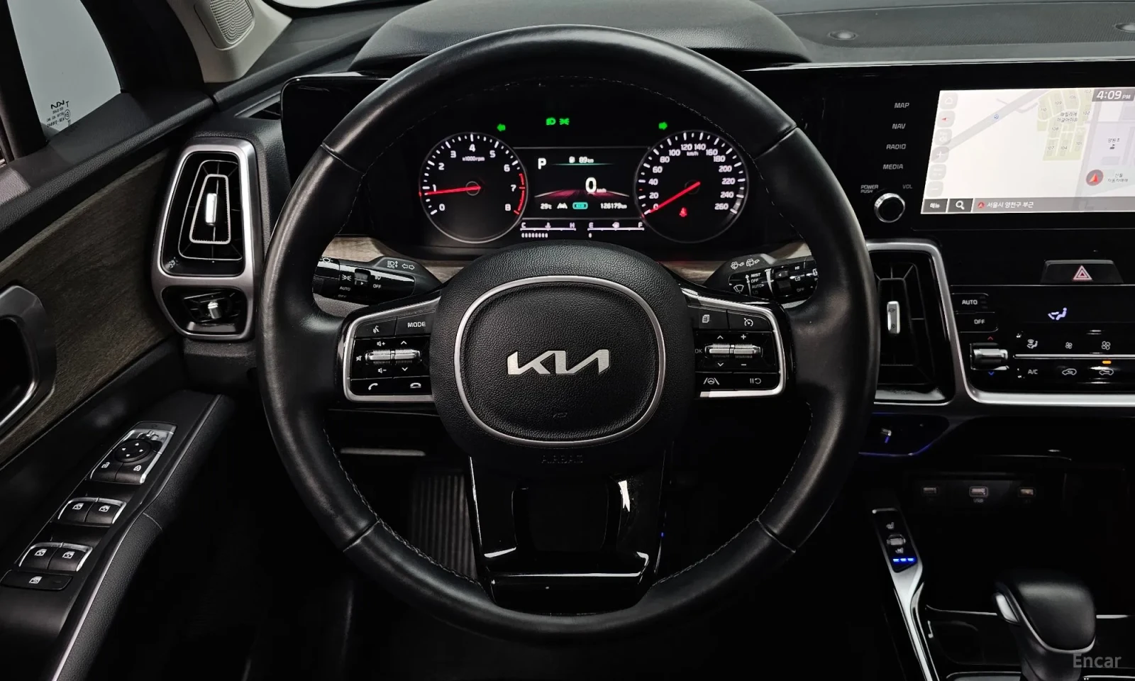 Kia Sorento 2.5T\Подгреви\Топ цена, снимка 13 - Автомобили и джипове - 55585022