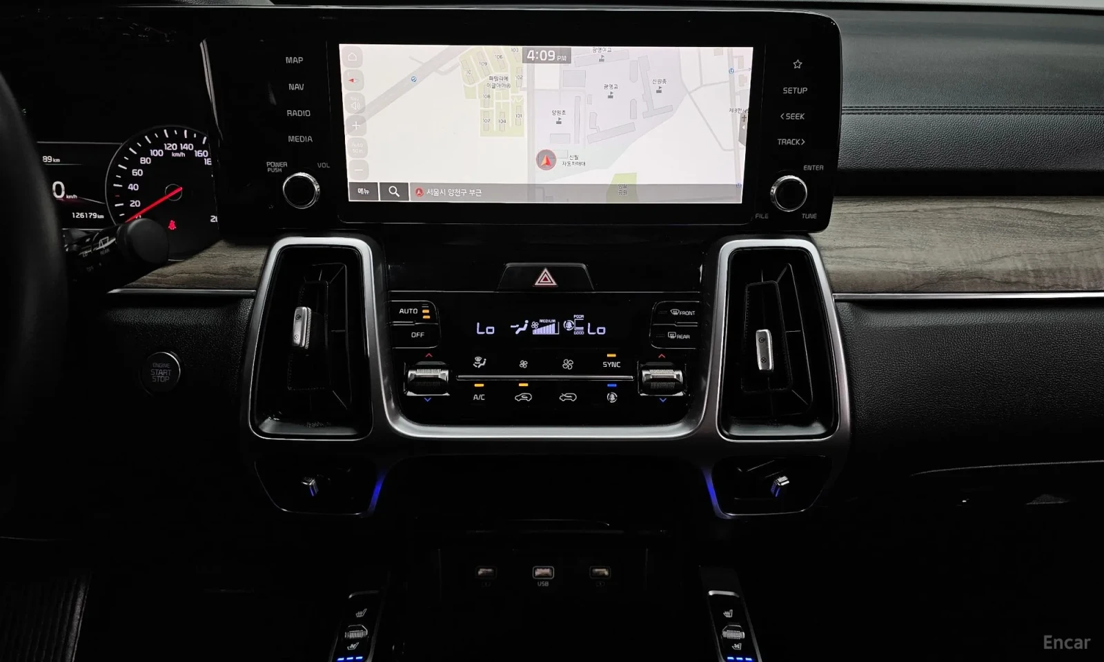 Kia Sorento 2.5T\Подгреви\Топ цена, снимка 14 - Автомобили и джипове - 55585022