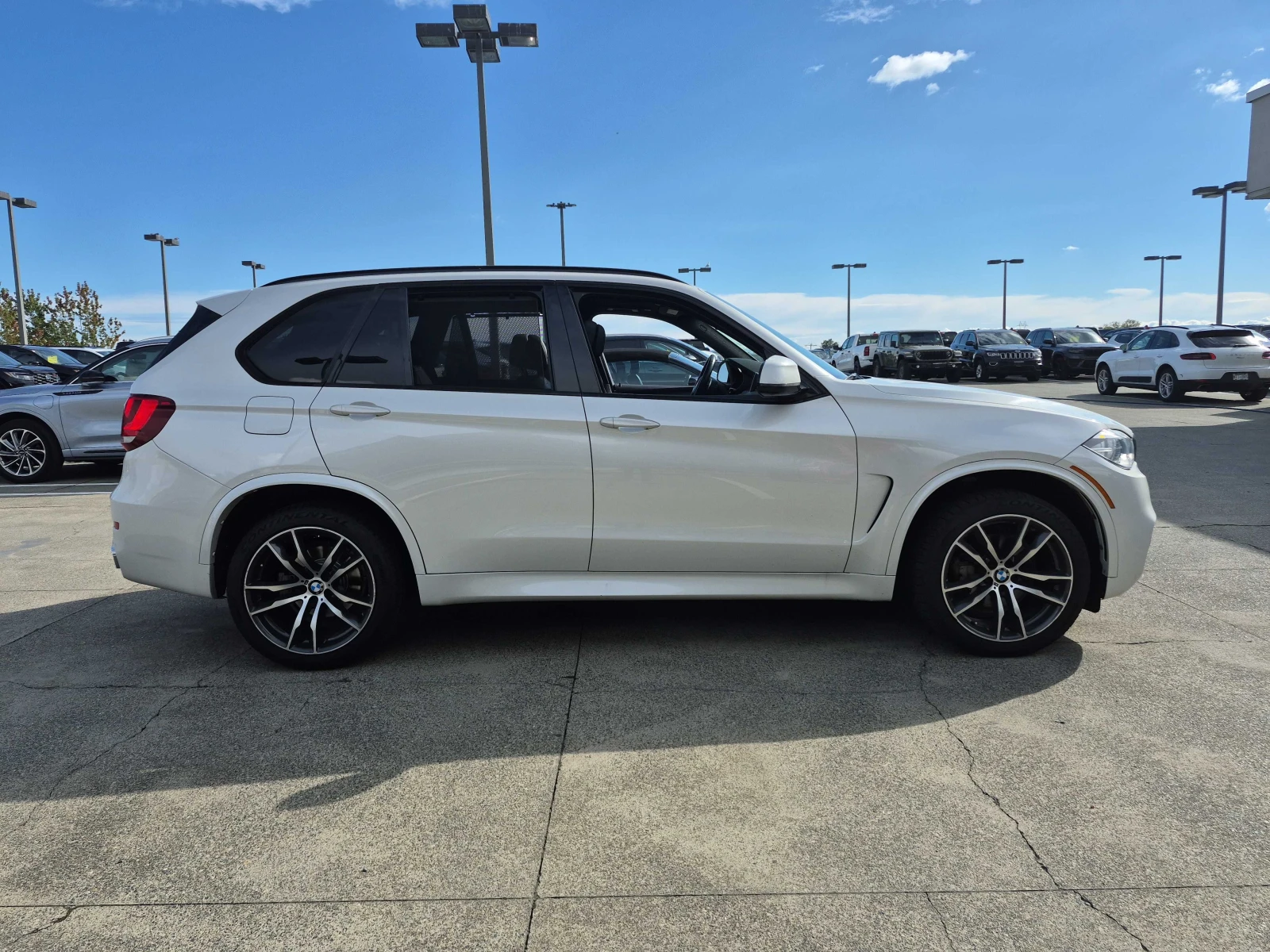 BMW X5 * xDrive35i * АВТОКРЕДИТ БЕЗ ПЪРВОНАЧАЛНА ВНОСКА* , снимка 14 - Автомобили и джипове - 55947409