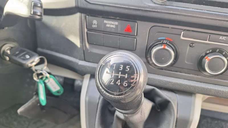 VW Transporter T6, снимка 9 - Бусове и автобуси - 52655274