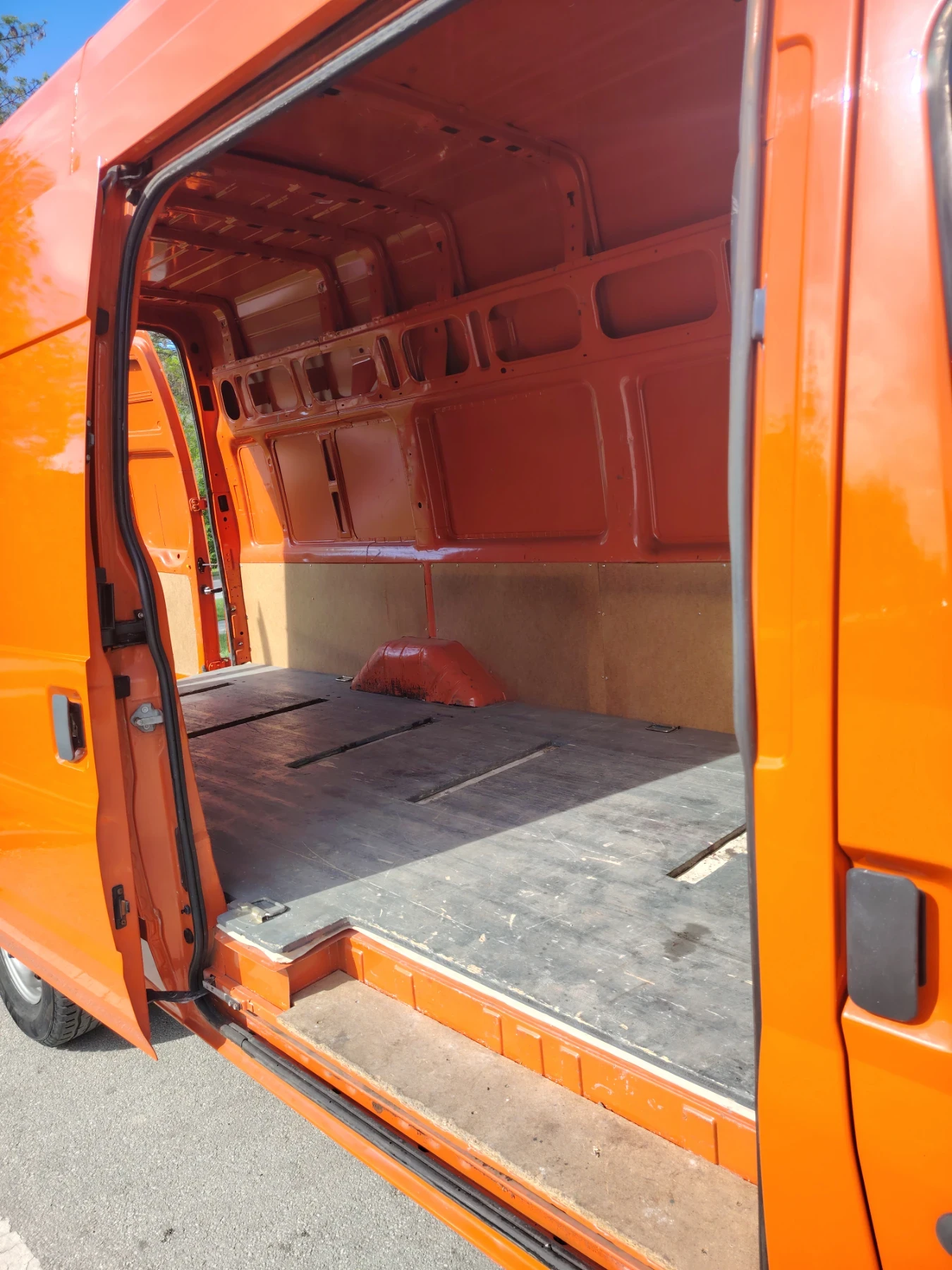Ford Transit 2400 - изображение 9