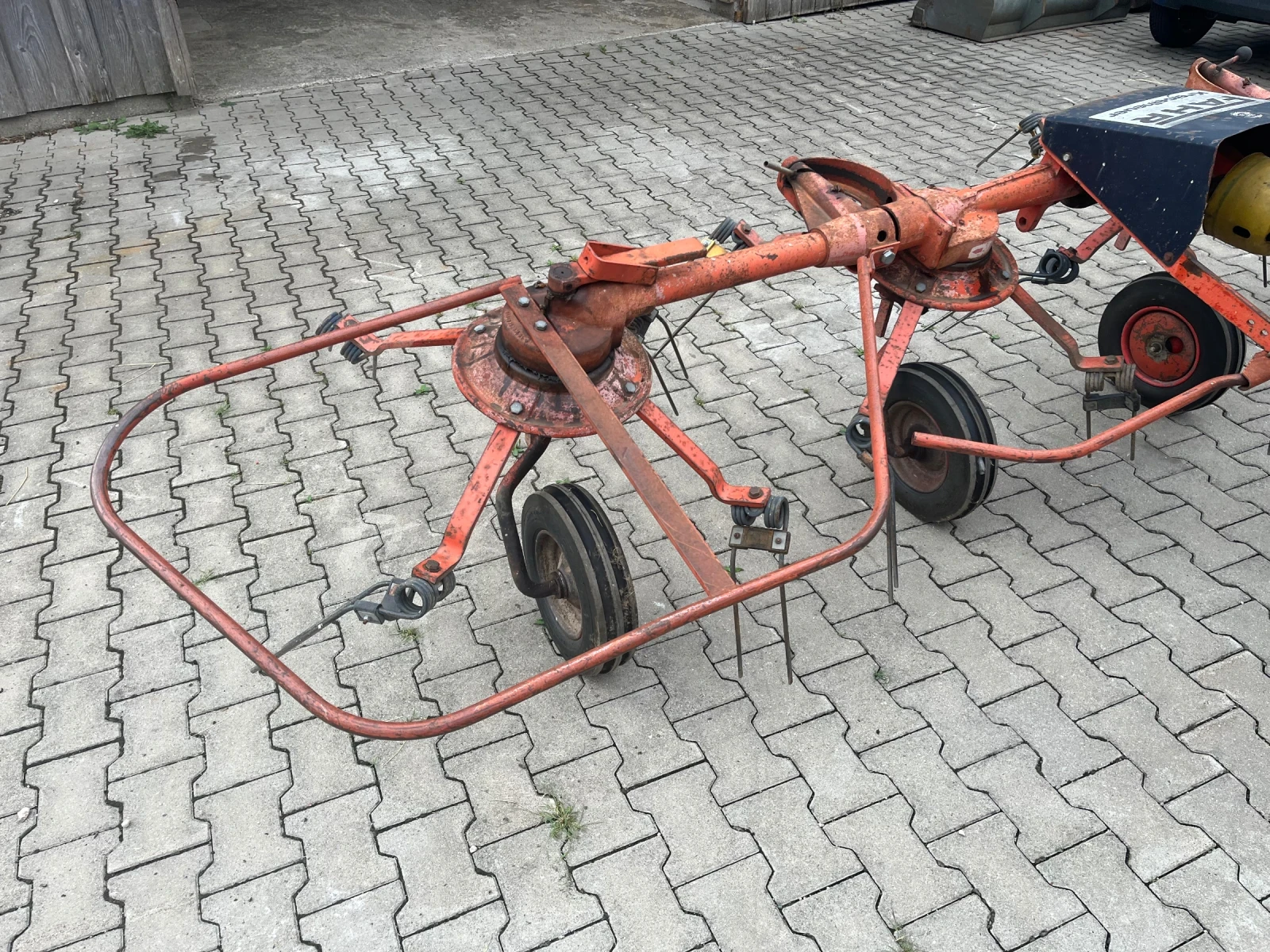 Сенообръщачка Deutz-Fahr, снимка 6 - Селскостопанска техника - 56144947